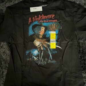 NWT L Nightmare on Elm Street Graphic Tee - Black